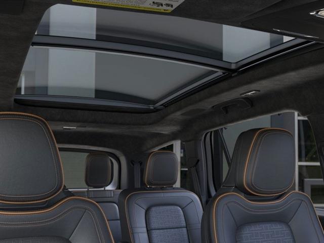 Photo of 2025 Infinite Black Metallic Lincoln Aviator