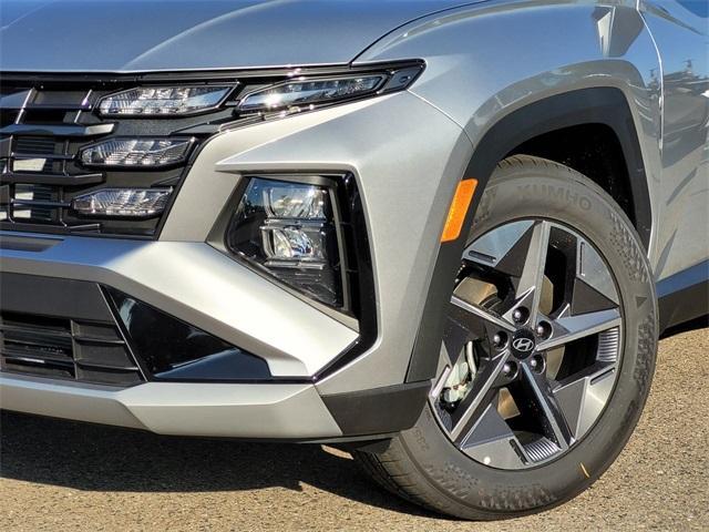 Photo of 2025 Shimmering Silver Hyundai TUCSON
