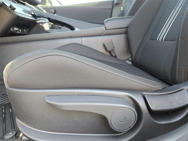 Photo of 2025 Gray Pearl Hyundai ELANTRA HEV