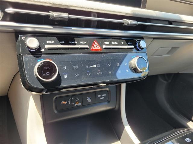 Photo of 2025 Shimmering Silver Hyundai TUCSON Hybrid