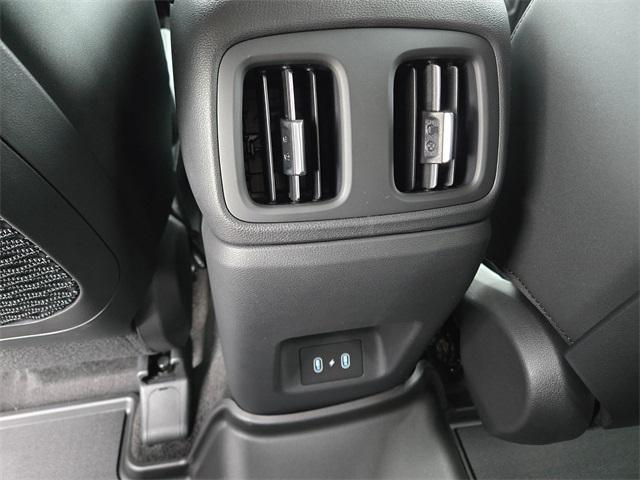 Photo of 2025 Shimmering Silver Hyundai TUCSON Hybrid