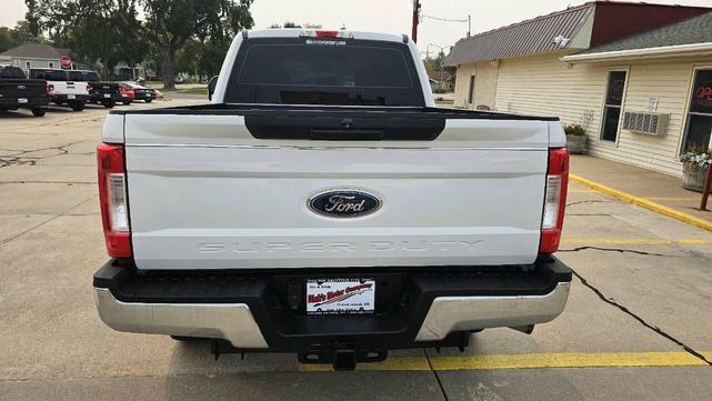 Photo of 2017 White Ford F-250