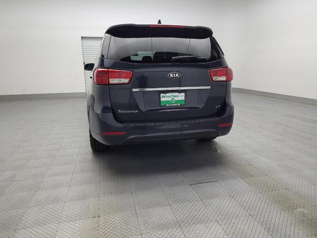 Photo of 2017 Midnight Sapphire Kia Sedona