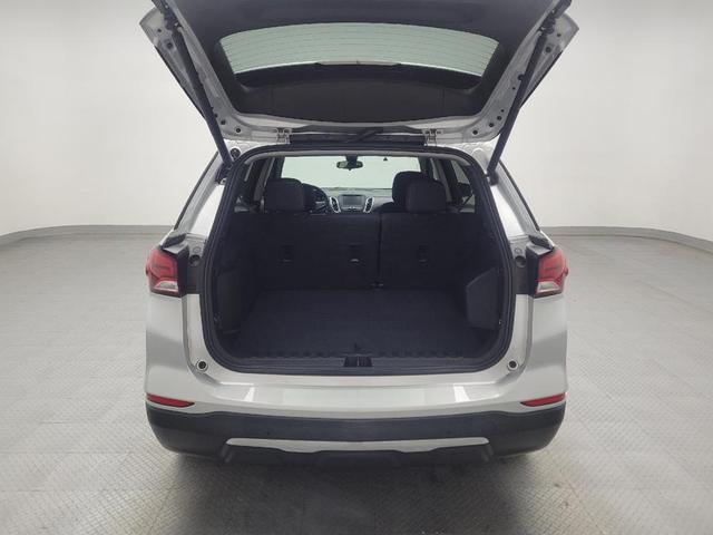 Photo of 2022 Silver Ice Metallic Chevrolet Equinox