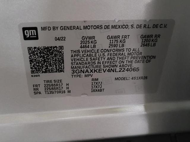 Photo of 2022 Silver Ice Metallic Chevrolet Equinox