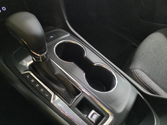 Photo of 2022 Silver Ice Metallic Chevrolet Equinox