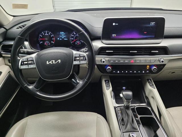 Photo of 2022 Dark Moss Kia Telluride
