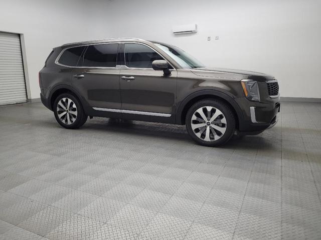 Photo of 2022 Dark Moss Kia Telluride
