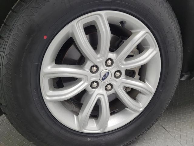 Photo of 2021 Iconic Silver Metallic Ford Explorer