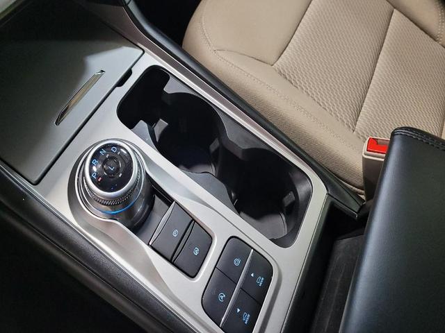 Photo of 2021 Iconic Silver Metallic Ford Explorer