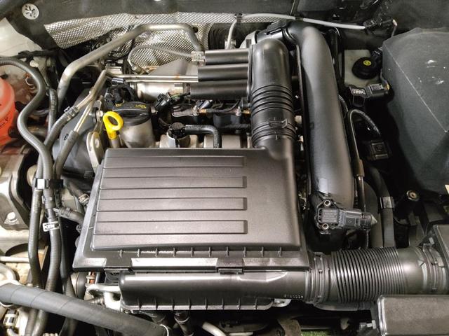 Photo of 2017 White Volkswagen Jetta