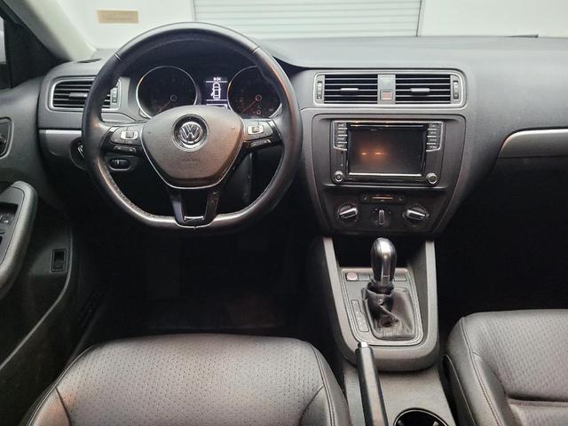 Photo of 2017 White Volkswagen Jetta