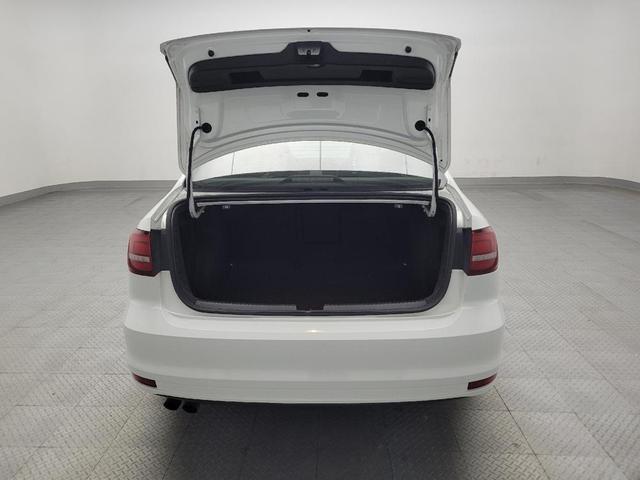 Photo of 2017 White Volkswagen Jetta