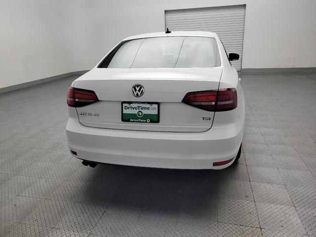 Photo of 2017 White Volkswagen Jetta