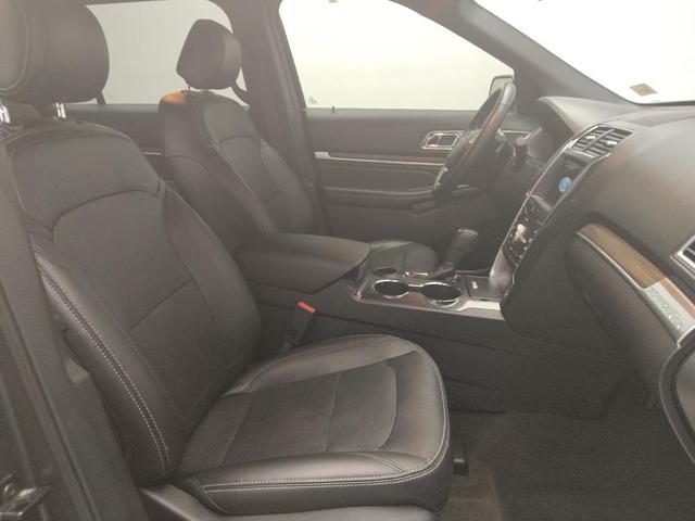 Photo of 2017 Magnetic Metallic Ford Explorer