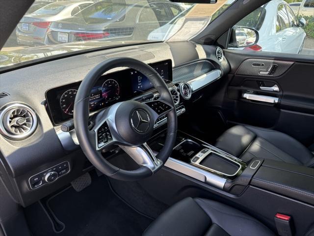 Photo of 2025 Night Black Mercedes-Benz GLB 250