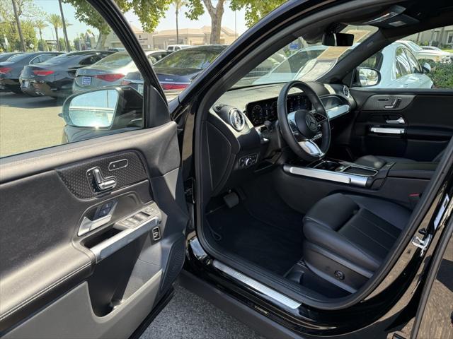 Photo of 2025 Night Black Mercedes-Benz GLB 250