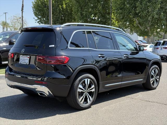 Photo of 2025 Night Black Mercedes-Benz GLB 250
