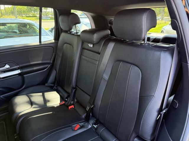 Photo of 2025 Night Black Mercedes-Benz GLB 250