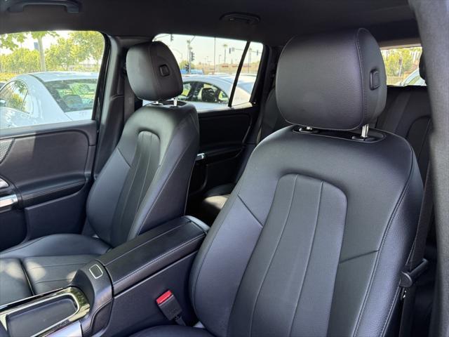 Photo of 2025 Night Black Mercedes-Benz GLB 250