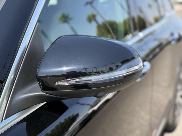 Photo of 2023 Black Mercedes-Benz GLB 250