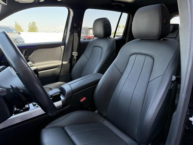 Photo of 2023 Black Mercedes-Benz GLB 250