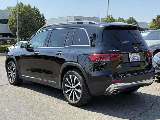 Photo of 2023 Black Mercedes-Benz GLB 250