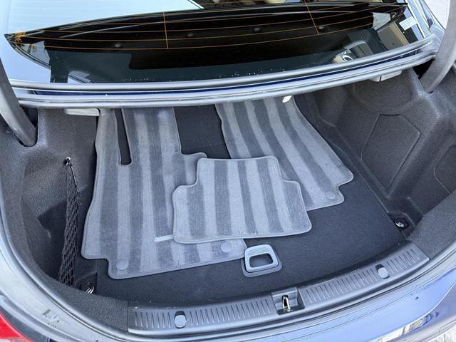 Photo of 2021 Blue Mercedes-Benz E-Class