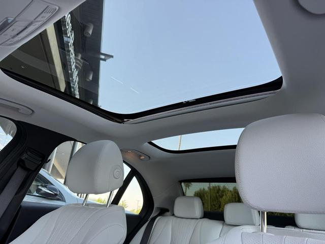 Photo of 2021 Blue Mercedes-Benz E-Class