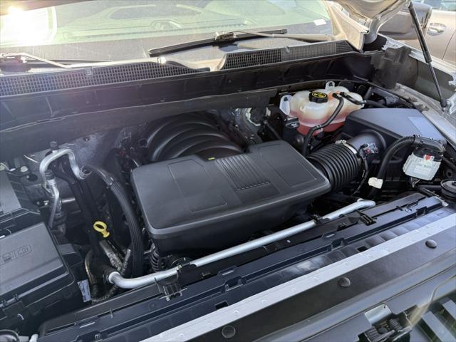 Photo of 2022 Silver Ice Metallic Chevrolet Silverado 1500