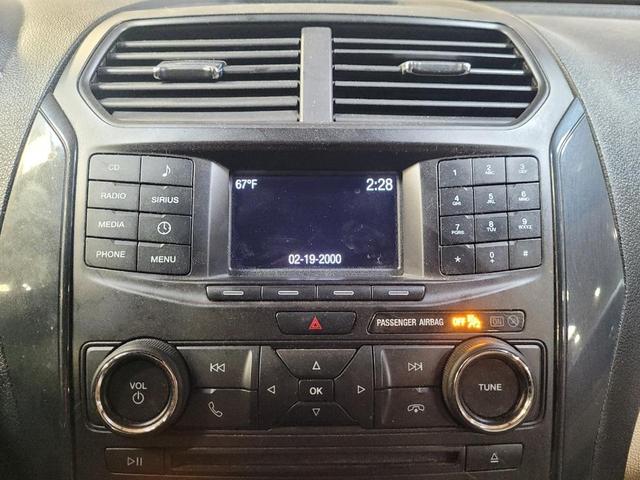 Photo of 2017 Oxford White Ford Explorer