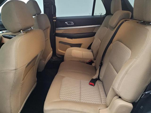 Photo of 2017 Oxford White Ford Explorer