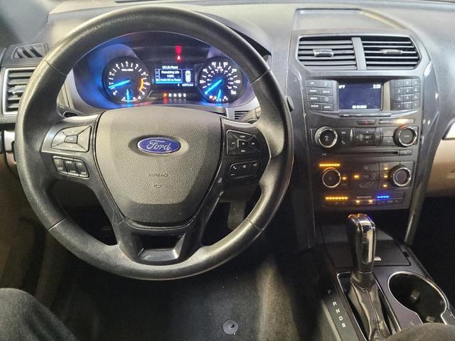 Photo of 2017 Oxford White Ford Explorer