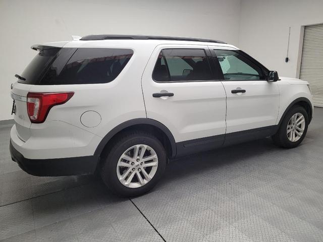 Photo of 2017 Oxford White Ford Explorer