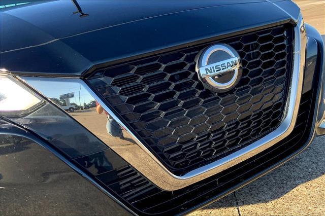 Photo of 2022 Black Nissan Altima