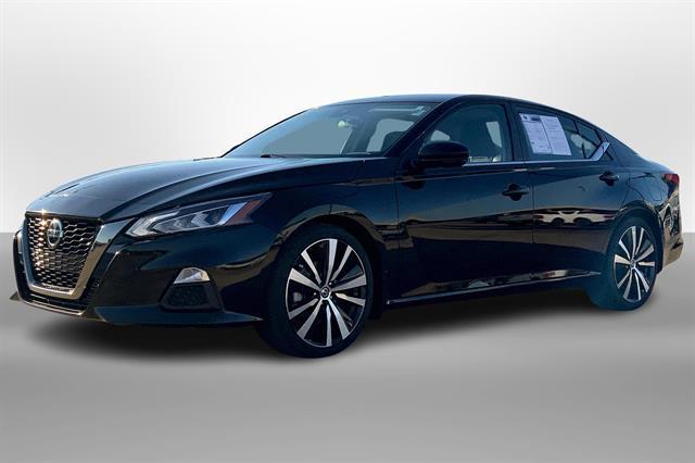 Photo of 2022 Black Nissan Altima