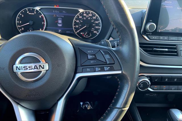 Photo of 2022 Black Nissan Altima