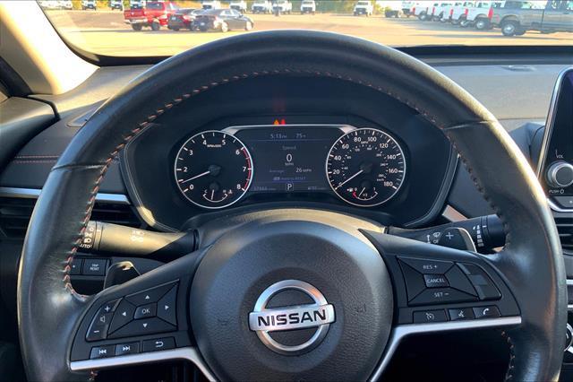 Photo of 2022 Black Nissan Altima