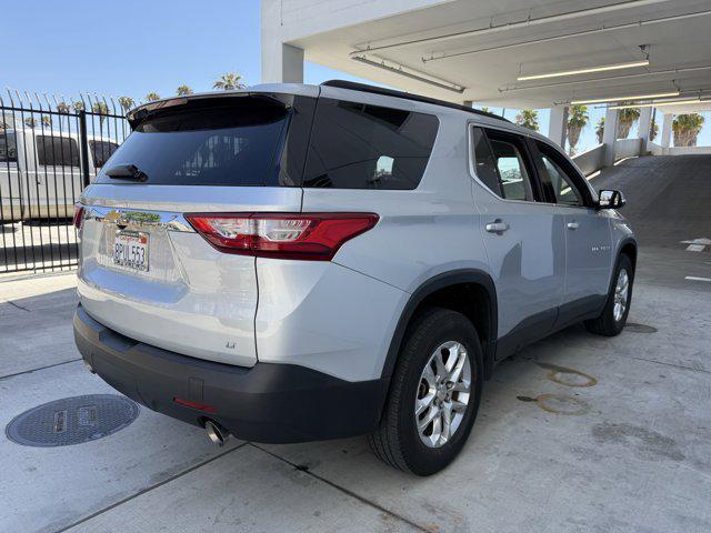 Photo of 2020 Silver Ice Metallic Chevrolet Traverse