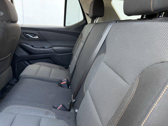 Photo of 2020 Silver Ice Metallic Chevrolet Traverse