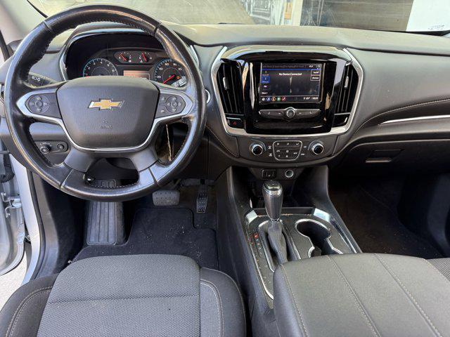 Photo of 2020 Silver Ice Metallic Chevrolet Traverse