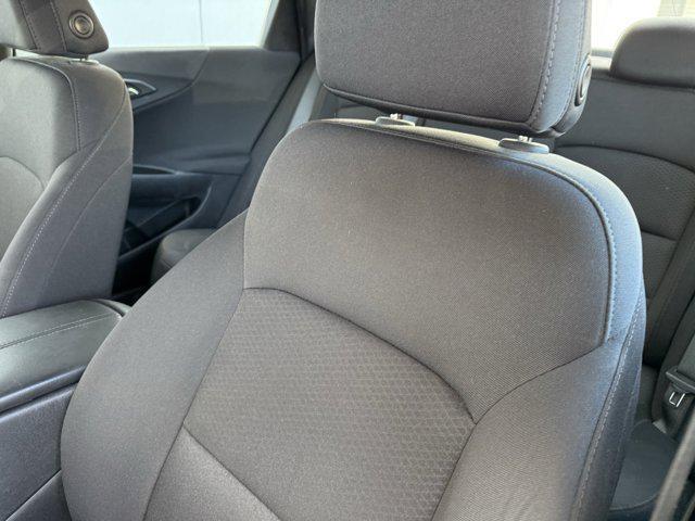 Photo of 2019 Silver Ice Metallic Chevrolet Malibu Hybrid