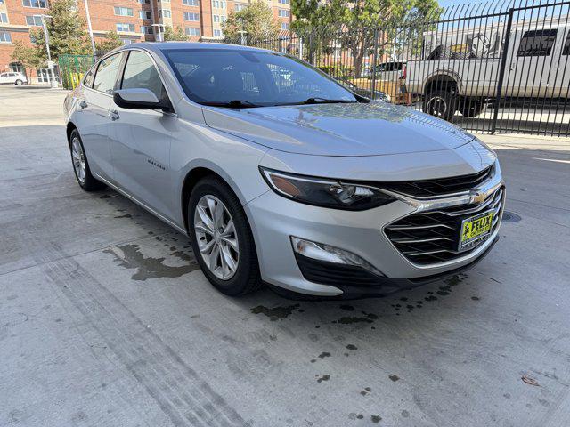 Photo of 2019 Silver Ice Metallic Chevrolet Malibu Hybrid