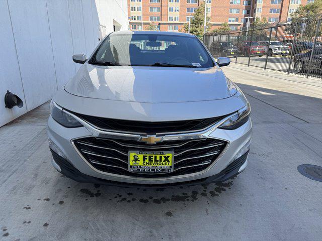 Photo of 2019 Silver Ice Metallic Chevrolet Malibu Hybrid