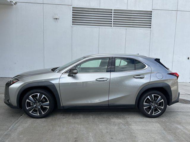 Photo of 2021 Atomic Silver Lexus UX 200