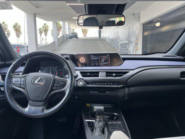 Photo of 2021 Atomic Silver Lexus UX 200