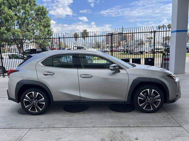 Photo of 2021 Atomic Silver Lexus UX 200