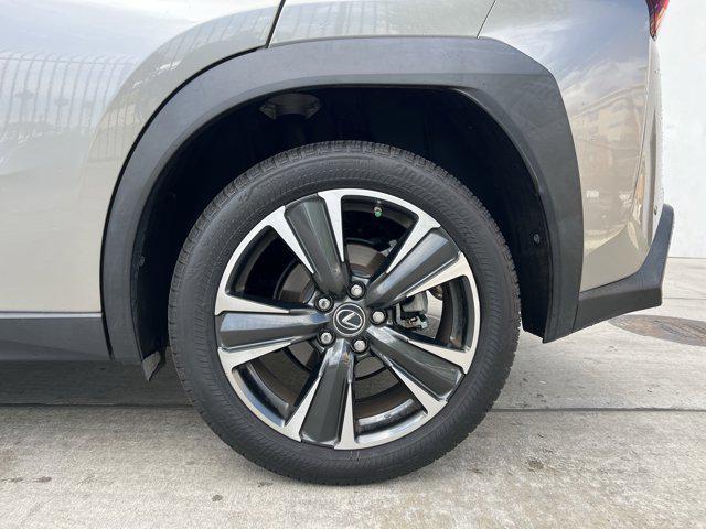 Photo of 2021 Atomic Silver Lexus UX 200