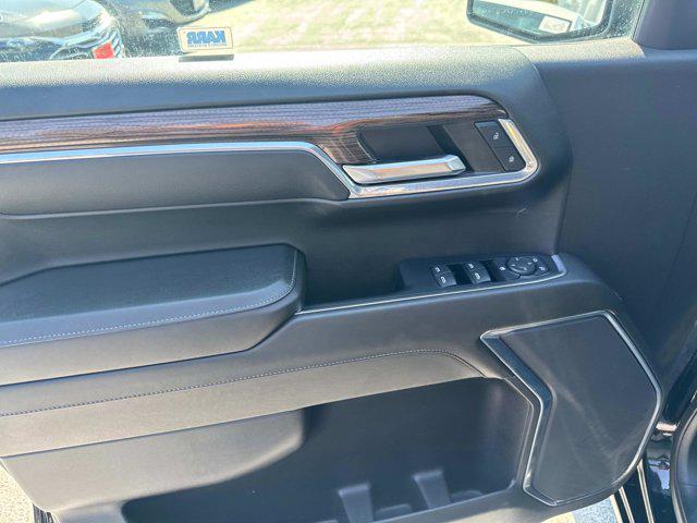 Photo of 2023 Black Chevrolet Silverado 1500