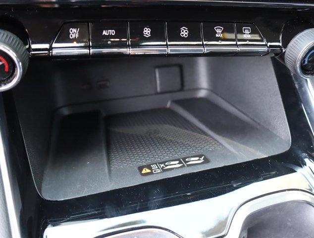Photo of 2024 Summit White Chevrolet Traverse